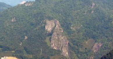 ZİNCİRLİTAŞ EFSANESİ